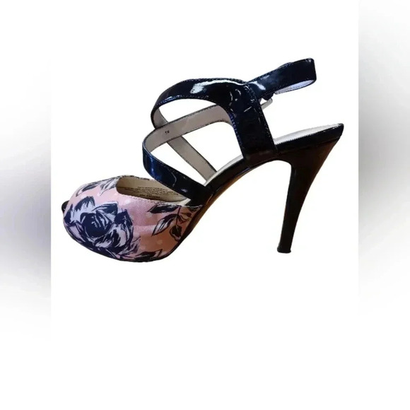 Nine West Strappy Open  Toe High Heel Pink Floral High Heels Size 8M - Picture 1 of 11